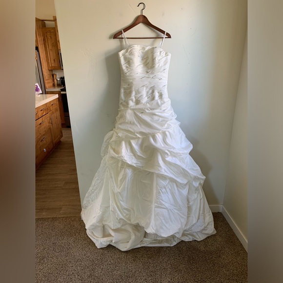 ▶️ justin alexander wedding dress 8 Swarovski crystals lace up back train 8300 - Picture 5 of 16